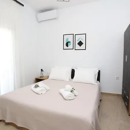 Mare Monte Luxury 2 Apartment Nea Skioni