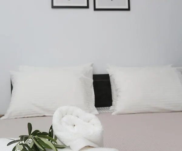 Mare Monte Luxury 2 * Неа-Скиони